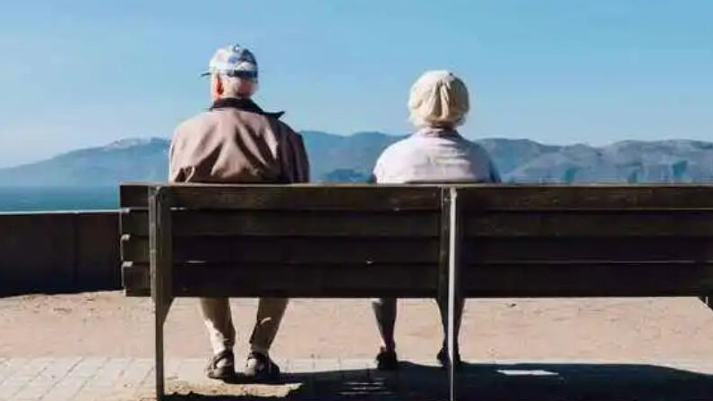 中國首部「銀髮經(jīng)濟」政策文件出臺 讓老年人安享幸福晚年