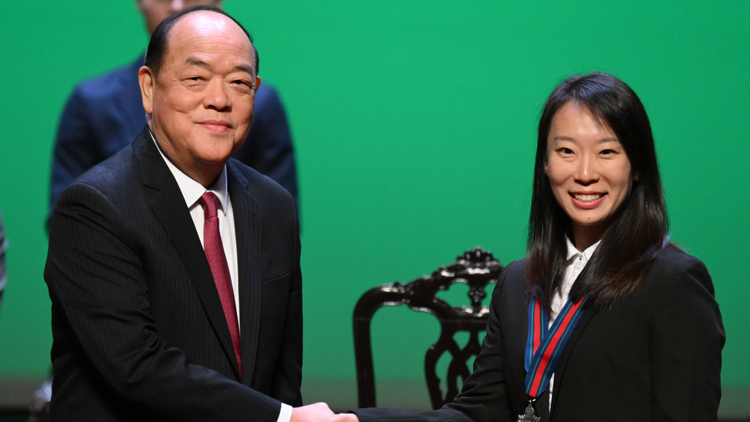 澳門(mén)特區(qū)政府舉行年度授勳典禮 賀一誠(chéng)授勳、頒獎(jiǎng)