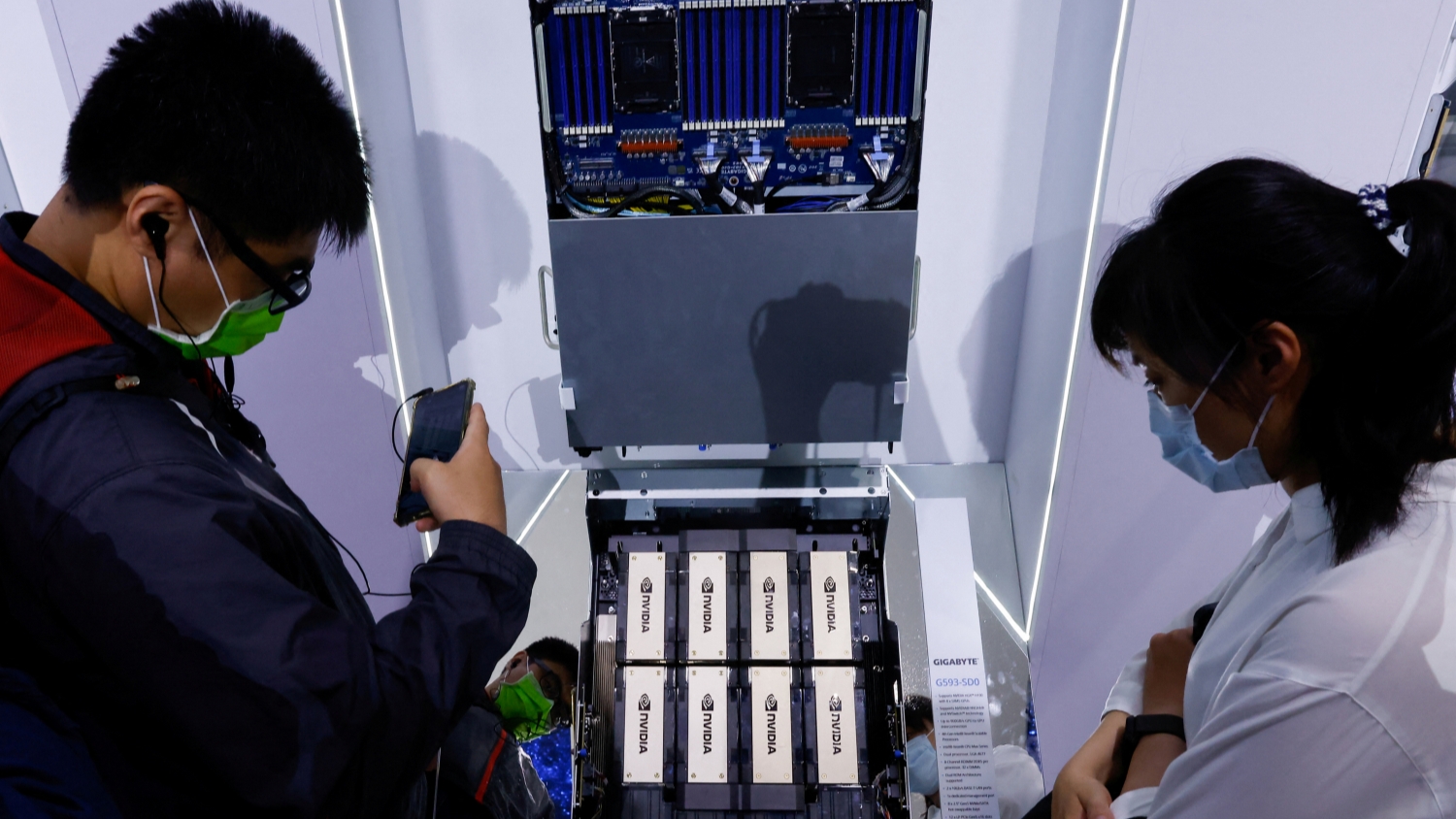 AI熱潮火紅 美股多隻晶片股股價創(chuàng)新高