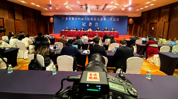 【廣東兩會(huì)】有片∣粵製造業(yè)外資規(guī)模和佔(zhàn)比大幅提升  外資製造業(yè)佔(zhàn)比重回3成以上