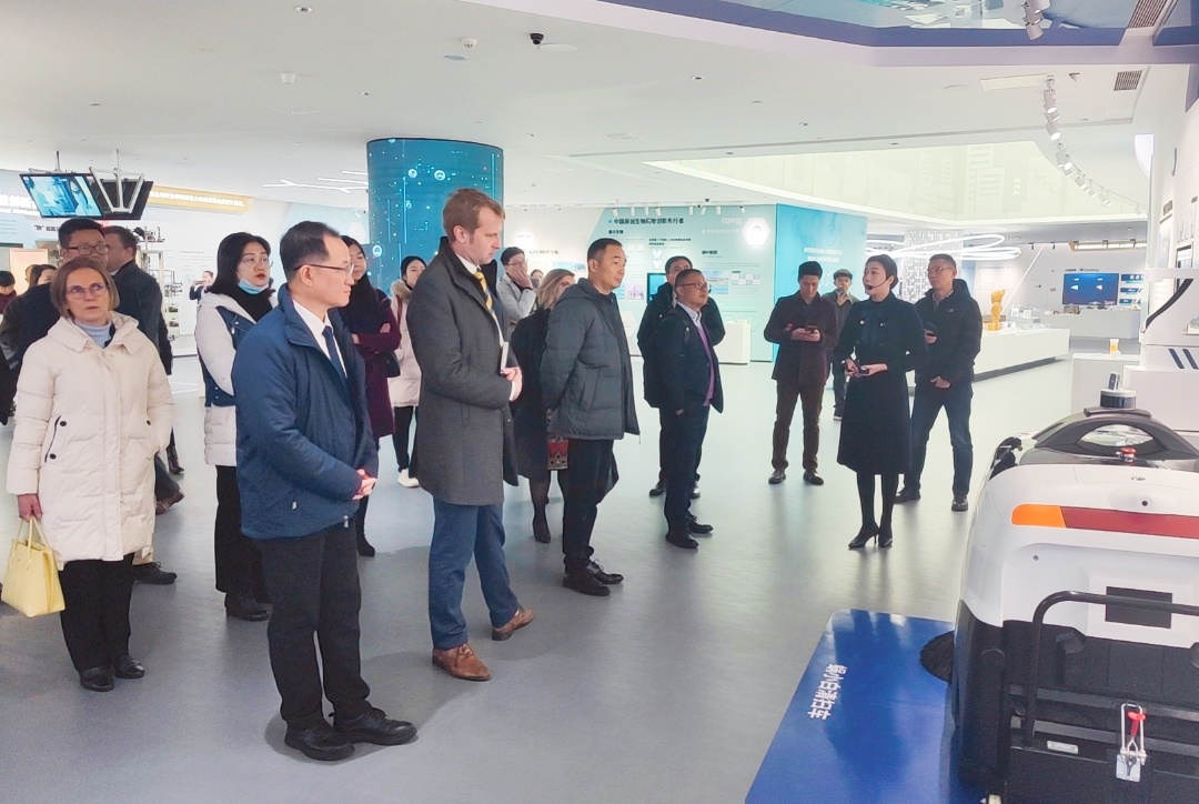 首屆廣州—歐盟經(jīng)貿(mào)合作圓桌對話會舉行