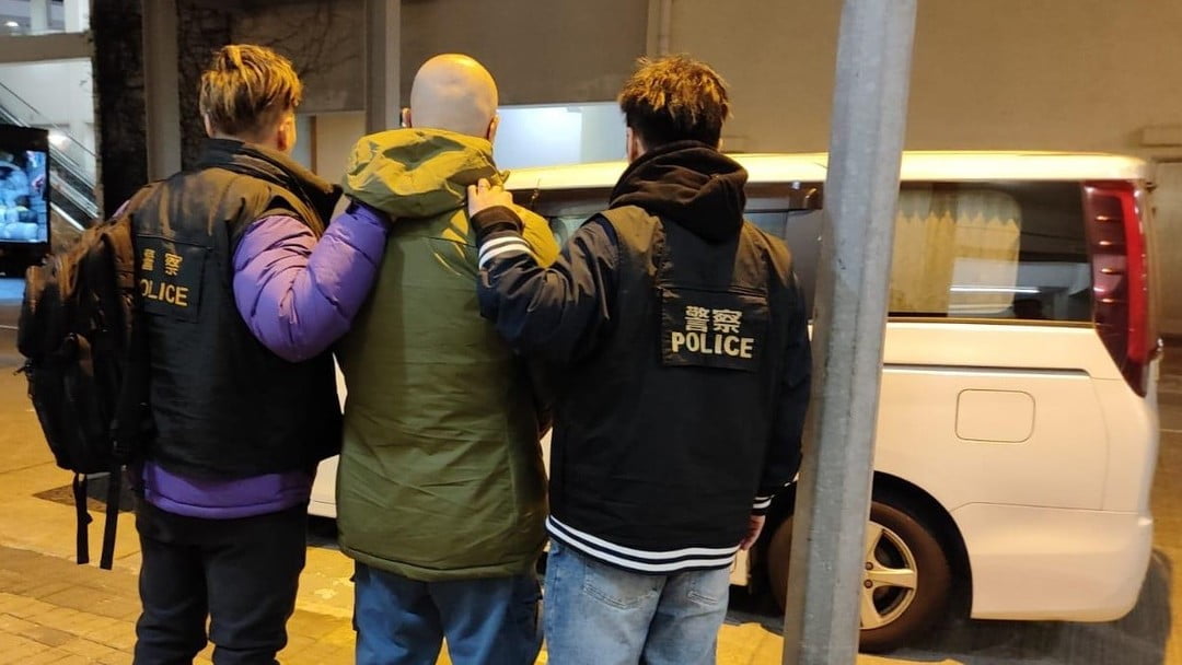 警方：10歲男童與父親涉嫌刑事毀壞被捕