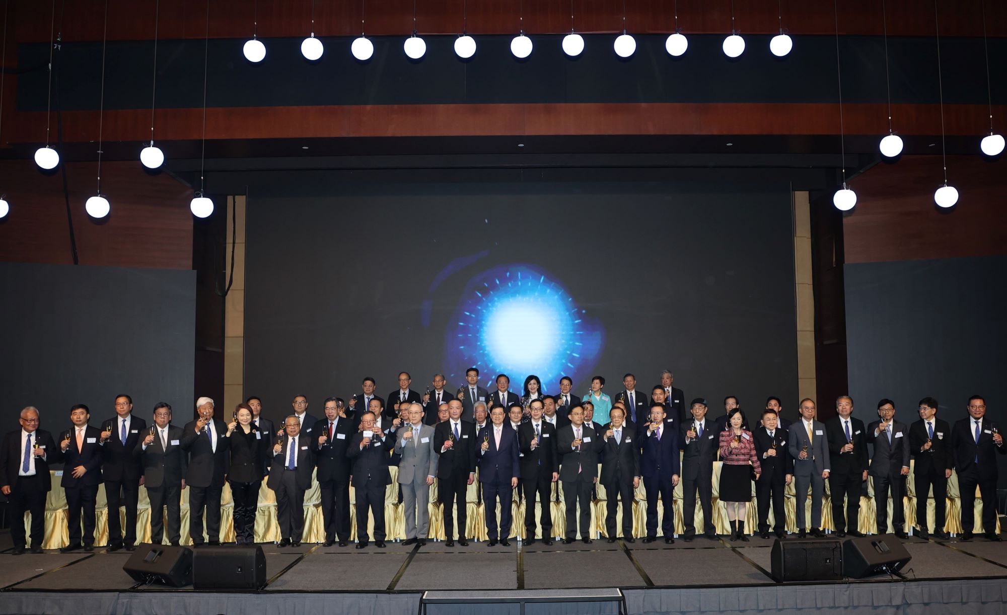 廠(chǎng)商會(huì)新屆會(huì)董會(huì)就職 盧金榮任會(huì)長(zhǎng)