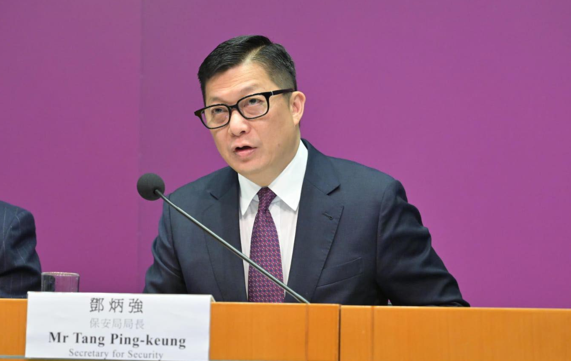 買(mǎi)咖啡赫見(jiàn)「鄧SIR, 23加油！」 鄧炳強(qiáng)：獲市民支持再忙都值得