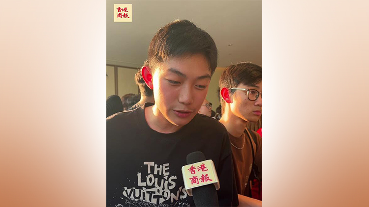 有片｜杭州小球迷追到香港 期待訓(xùn)練賽再見(jiàn)美斯