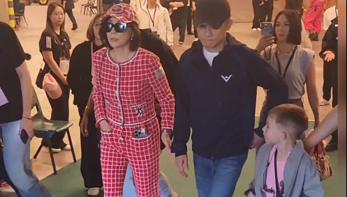 有片丨梁朝偉劉嘉玲到場(chǎng)賞球王風(fēng)采