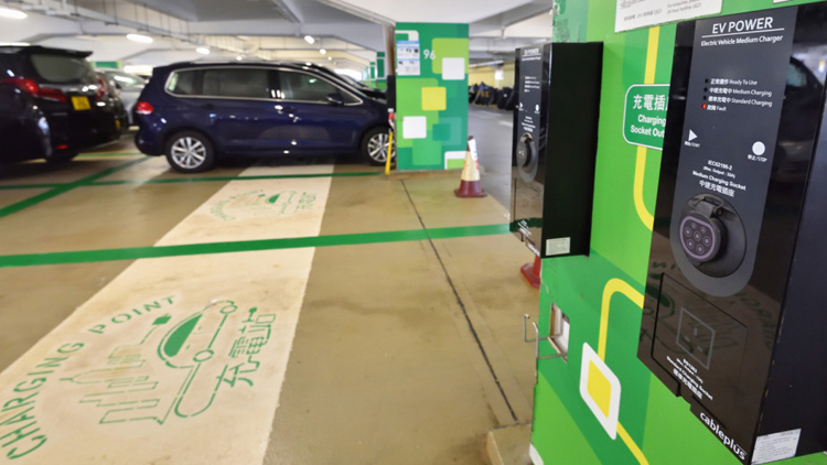 香港電動(dòng)車銷量佔(zhàn)比亞洲第一 世邦魏理仕：商場(chǎng)設(shè)充電設(shè)施助增人流