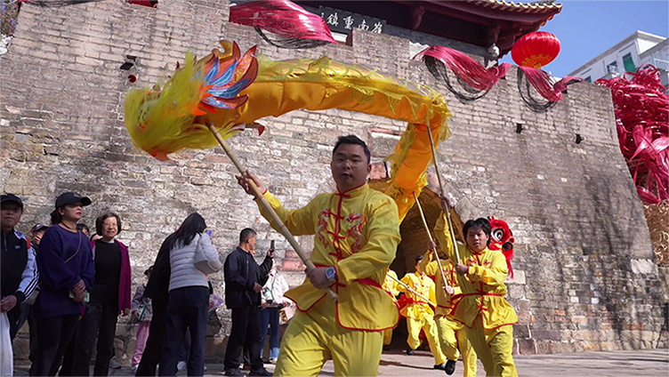 有片｜以春詠城！詠春賀新春快閃活動(dòng)在深圳南頭古城精彩上演