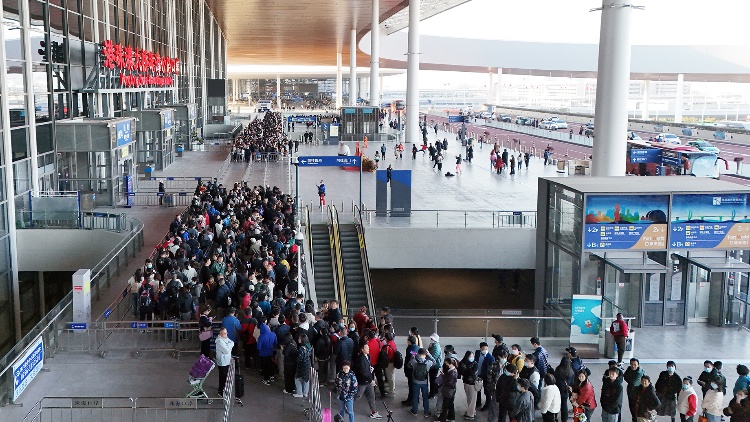 創(chuàng)開通以來新高！ 港珠澳大橋春節(jié)出入境客流單日超13萬人次