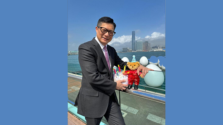 鄧炳強(qiáng)祝各位市民人日生日快樂(lè) 新一年龍運(yùn)當(dāng)頭