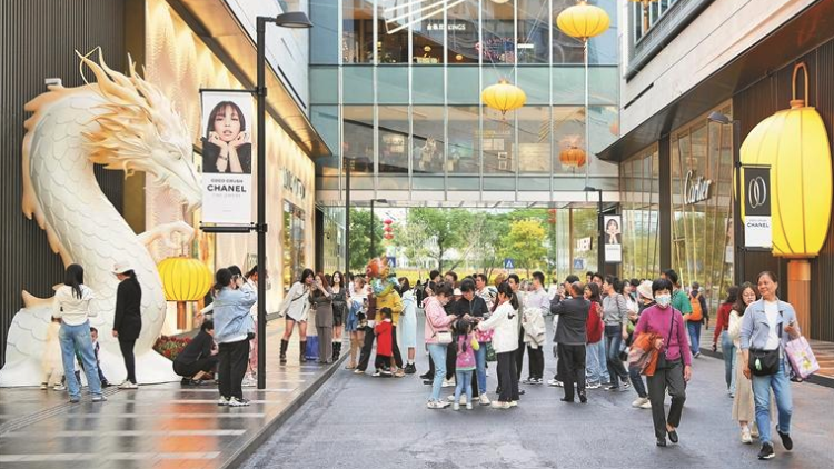 深圳持續(xù)優(yōu)化營商環(huán)境 各大商圈十八般武藝引八方來客