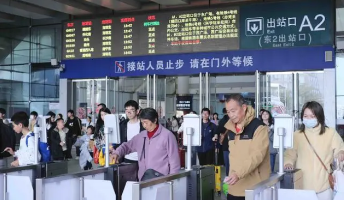 春節(jié)8天938萬(wàn)人次抵深