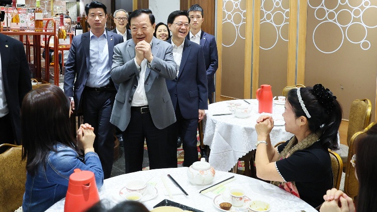 夏寶龍24日在港考察調(diào)研地區(qū)治理