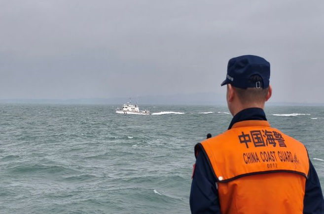 福建海警、福建漁政在廈金海域執(zhí)法
