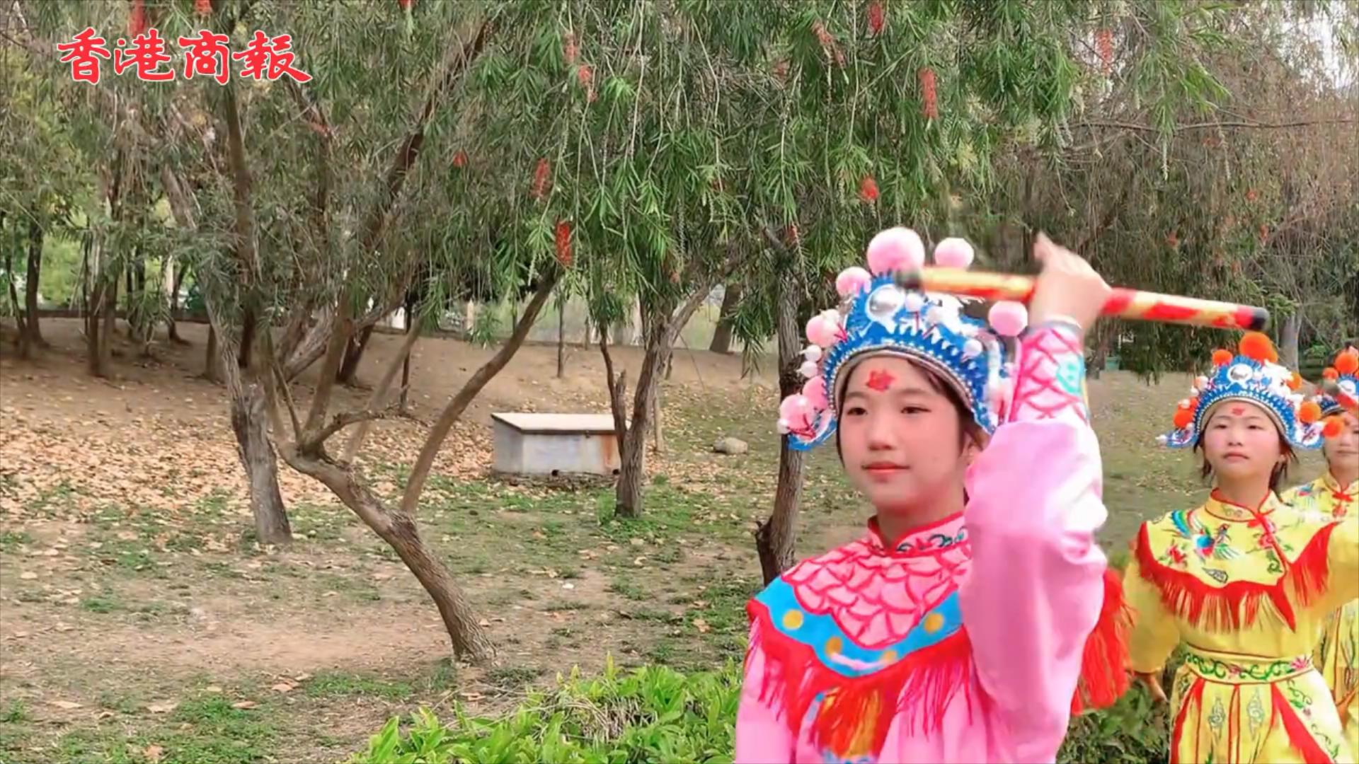 有片｜英姿颯爽！女子英歌隊的「中華戰(zhàn)舞」吸睛