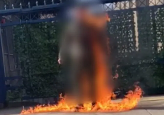 在以色列駐美大使館前自焚抗議的美國(guó)軍人已死亡