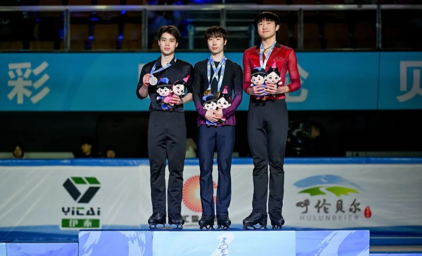 深圳健兒閃耀「十四冬」花滑賽場！戴大衛(wèi)滑出兩枚銀牌創(chuàng)紀(jì)錄