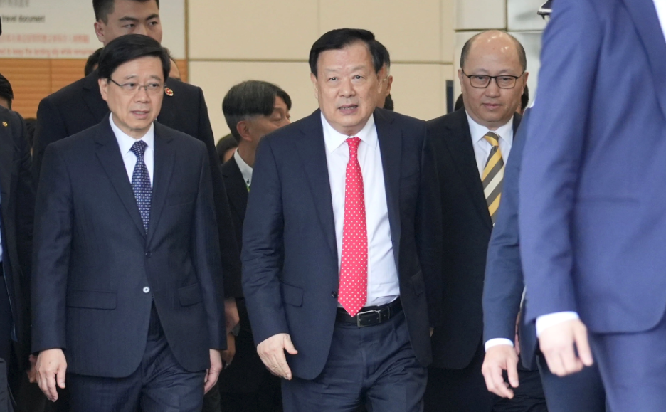 有片丨夏寶龍：區(qū)議員要做官民橋樑  「上情下達(dá)、下情上報(bào)」