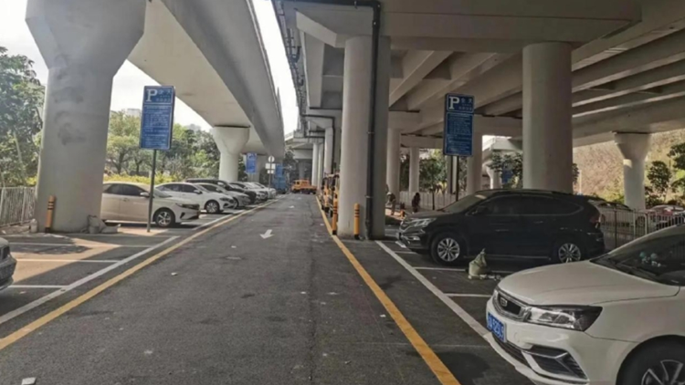 全市首創(chuàng)！龍崗南灣新增約130個橋下空間停車位