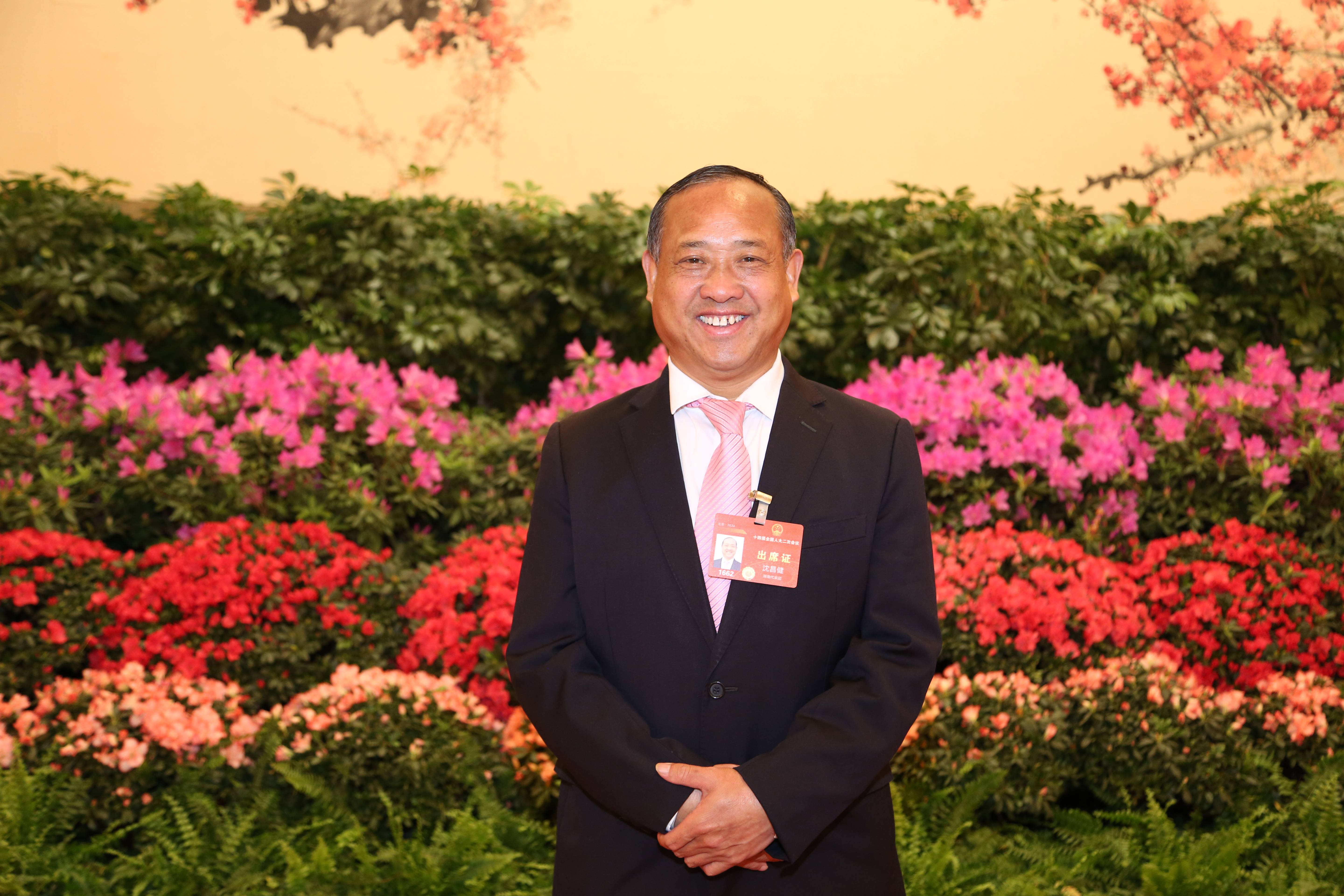 全國人大代表沈昌?。航ㄗh完善洞庭湖區(qū)生態(tài)補(bǔ)償機(jī)制