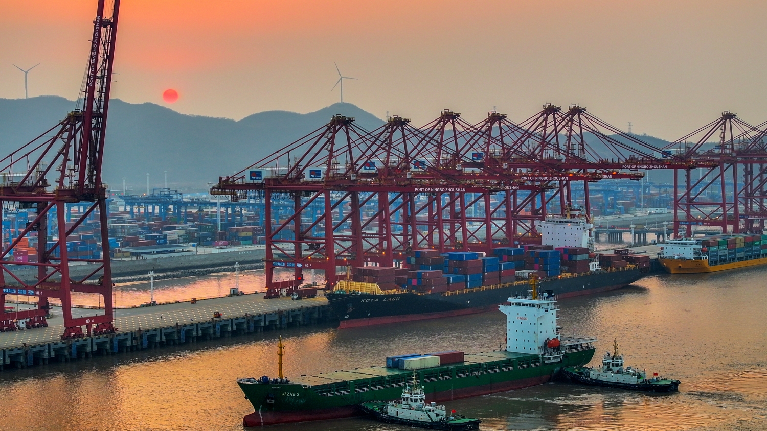 【商報(bào)時(shí)評(píng)】發(fā)展新質(zhì)生產(chǎn)力 香港要有新作為