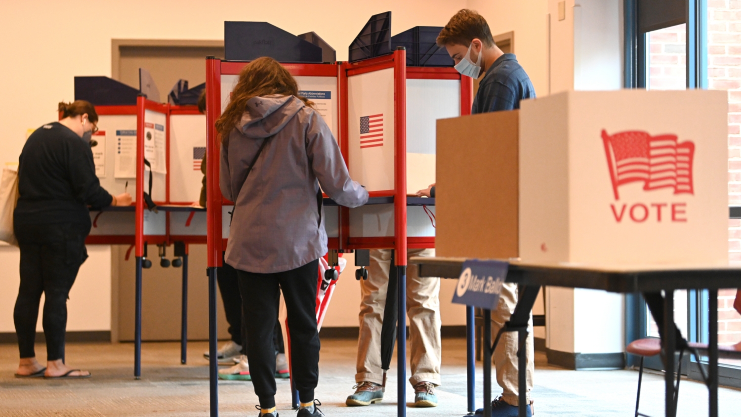 【商報圖說】滿意民主嗎？選民不滿增