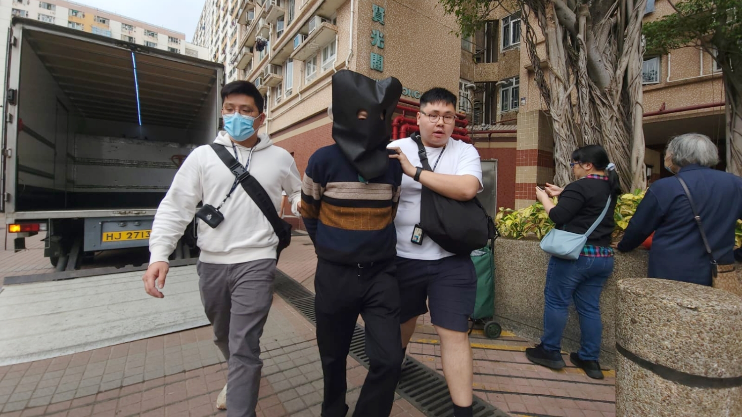 警拘捕兩名七旬無牌牙醫(yī) 檢牙醫(yī)工具及第一類毒藥