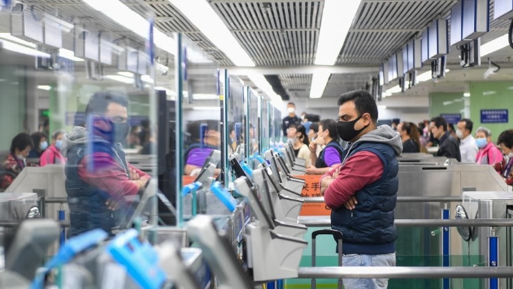 中國(guó)14日對(duì)瑞士等6國(guó)試行免簽