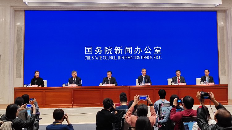 中國(guó)監(jiān)會(huì)連發(fā)四份重磅文件 李超：有利於資本市場(chǎng)長(zhǎng)期穩(wěn)定發(fā)展