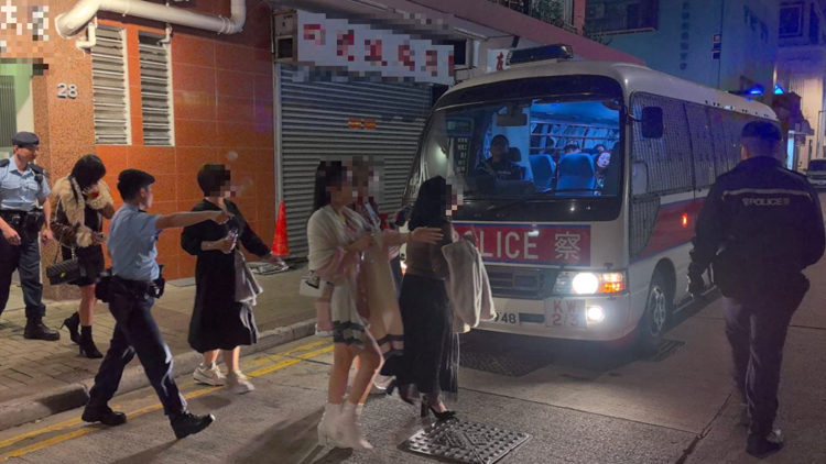 警方旺角反罪惡行動(dòng)拘捕57人 搗破懷疑無牌酒吧及毒窟