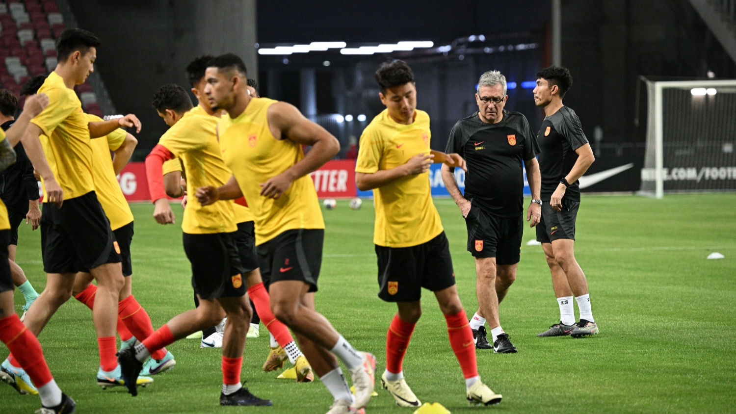 伊萬科維奇領(lǐng)軍首擊 國(guó)足作客誓挫新加坡