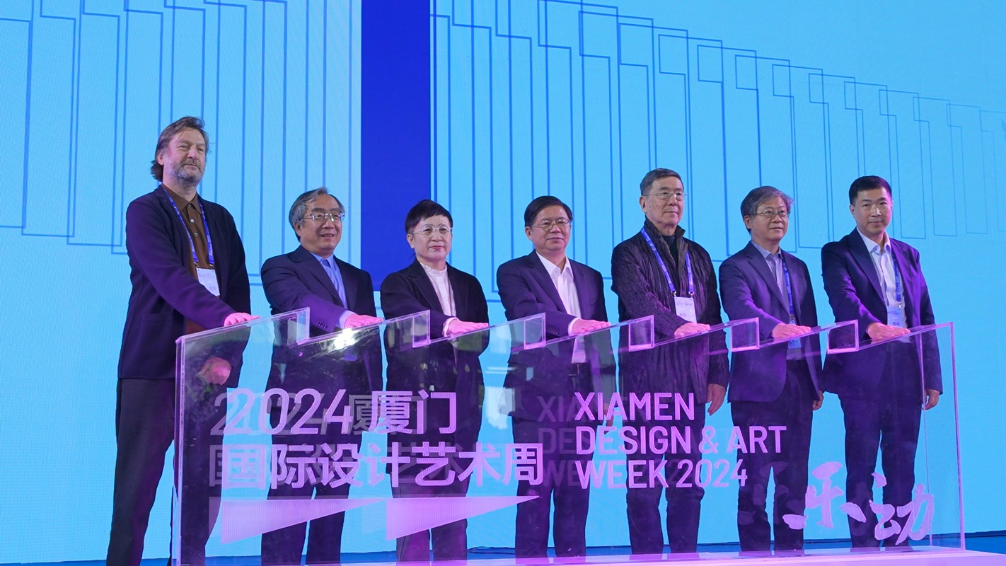 商報(bào)專(zhuān)稿｜藝術(shù)給這個(gè)時(shí)代帶來(lái)了什麼？