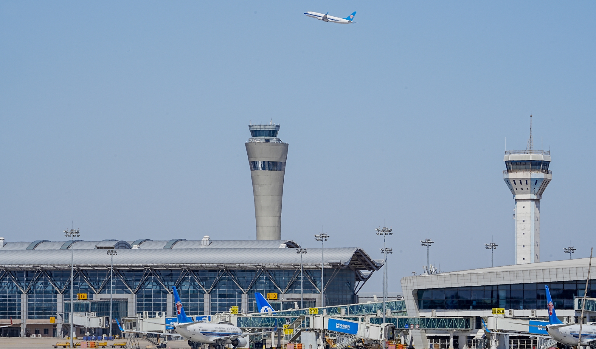 夏秋航季南航集團(tuán)計劃航班總量超62萬班次