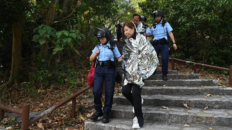 警方展開跨部門山嶺搜救演習(xí) 加強(qiáng)協(xié)作預(yù)防及應(yīng)變能力