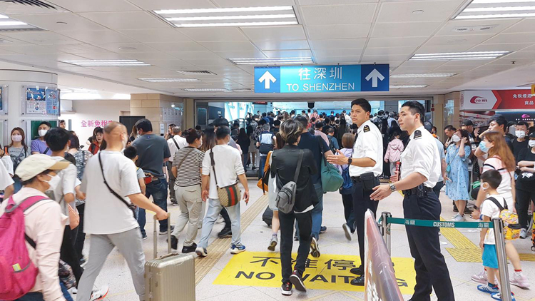 海關：靈活調配人手加強各口岸清關工作 確保關口運作暢順