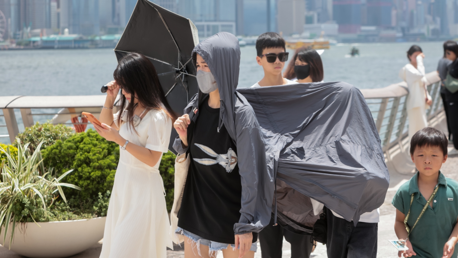 本港今日市區(qū)最高溫30度 未來(lái)一兩日天氣炎熱