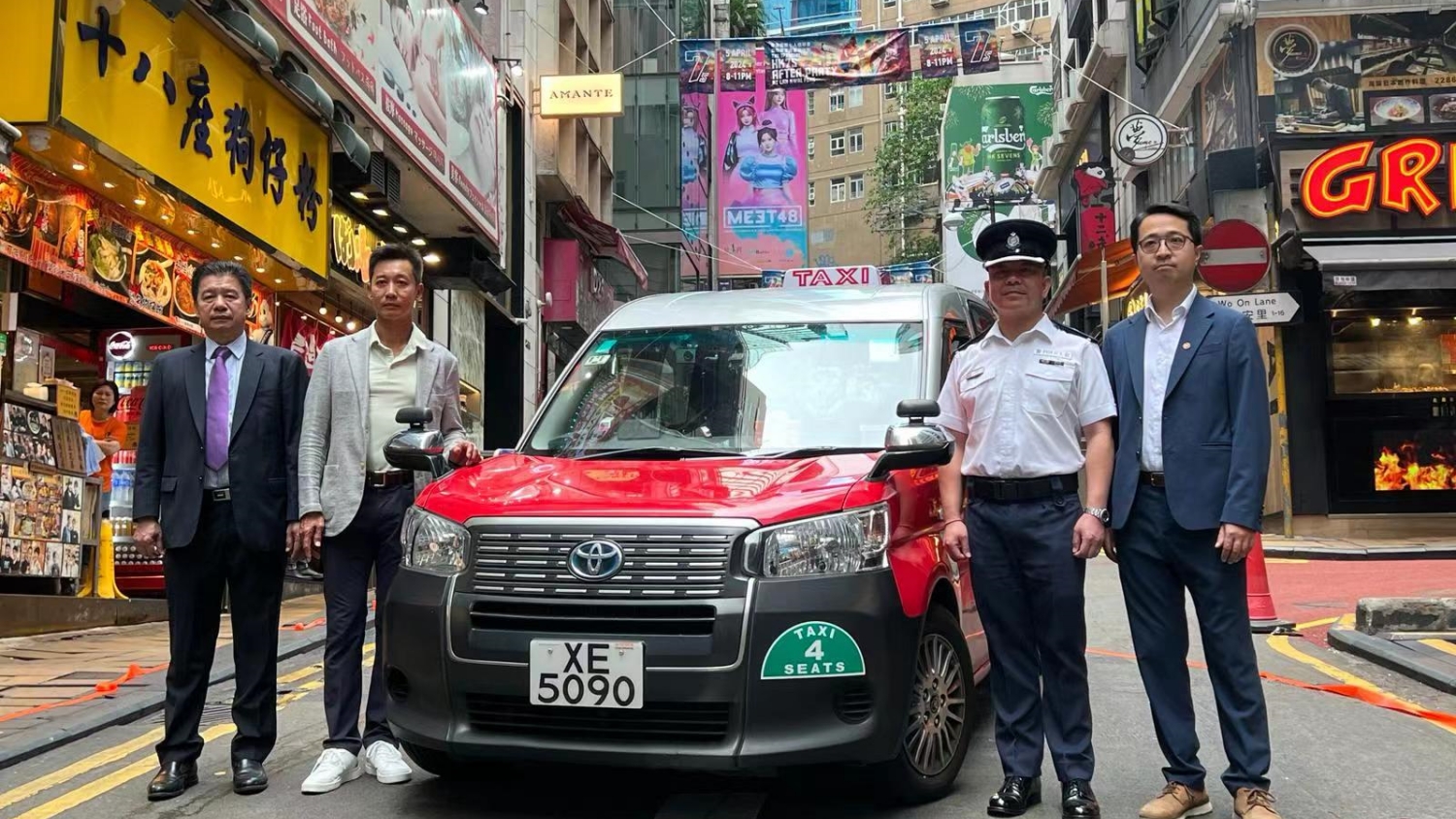 中區(qū)試行「蘭桂坊的士大使計(jì)劃」  加強(qiáng)執(zhí)法及保障乘客權(quán)益