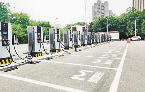 重慶：到2025年底建成逾2000座超充站 