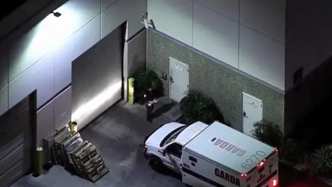 美國(guó)洛杉磯爆史上最大宗竊案 一金庫(kù)3000萬(wàn)美元被盜