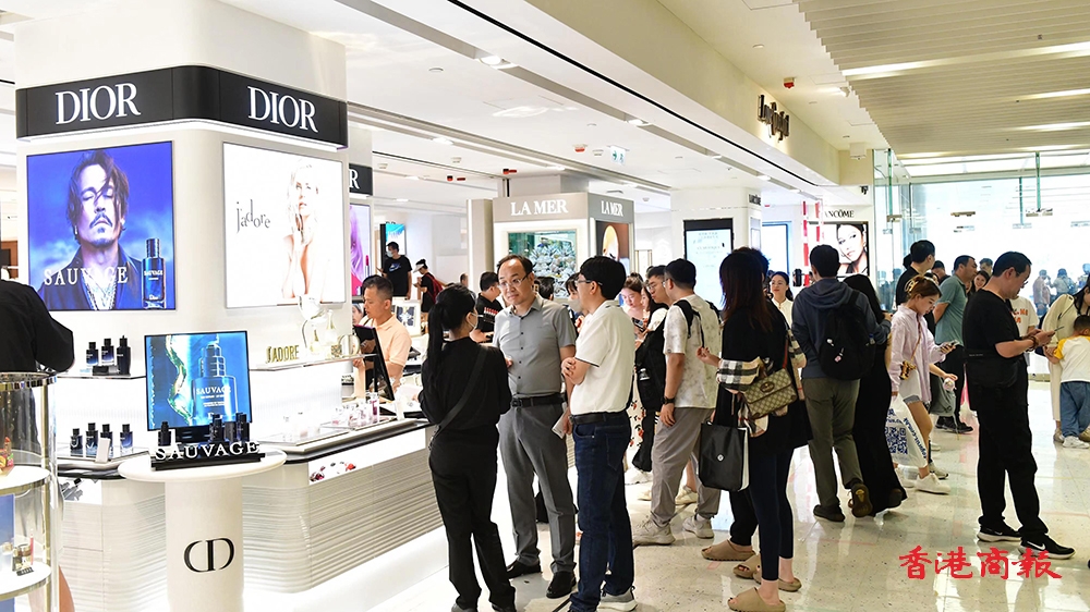 清明節(jié)小長(zhǎng)假｜化妝品成搶手貨 廣州客花2000元購心頭好