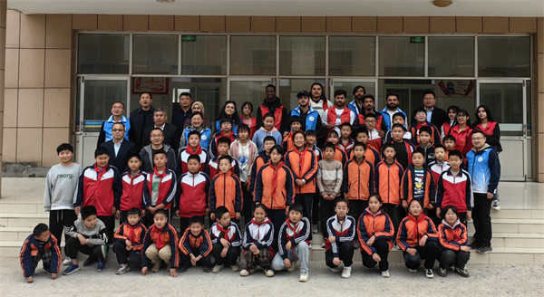 山一大國際學(xué)生志願服務(wù)團(tuán)開展愛心支教