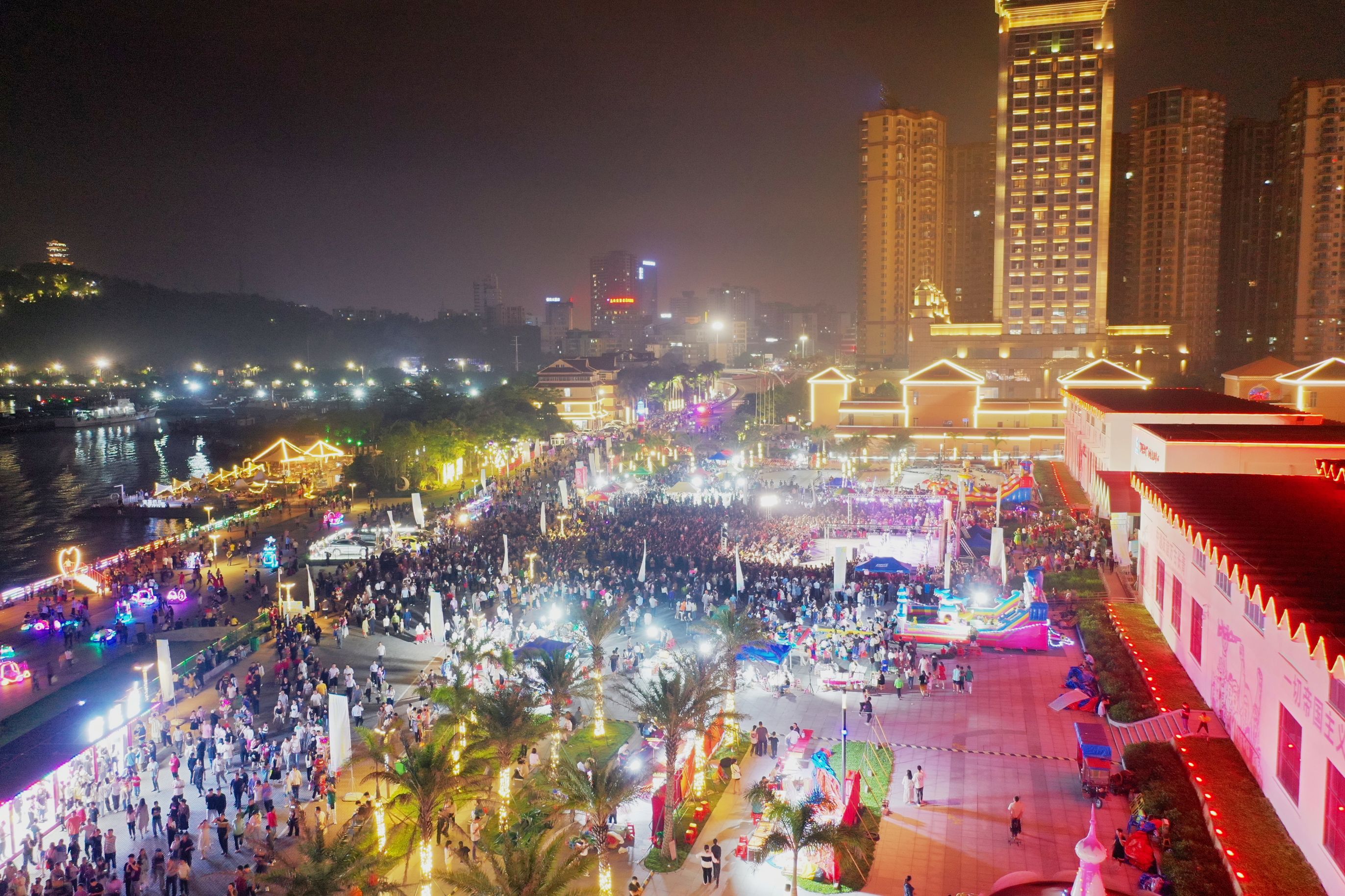 桂防城港「北海故里」開街營業(yè)