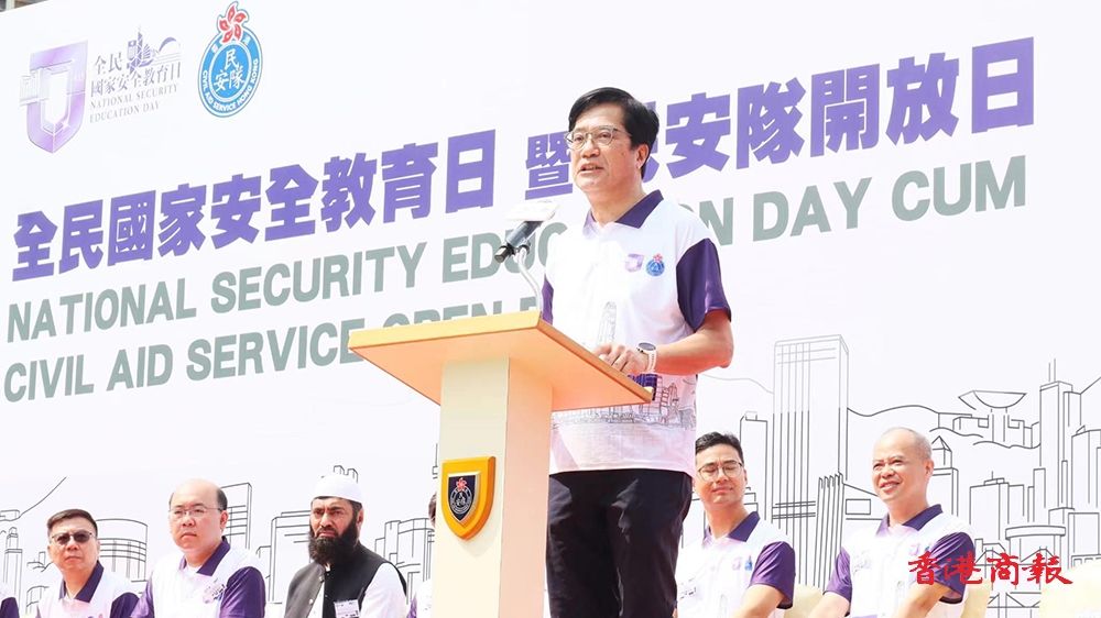 華豐大廈三級(jí)火災(zāi) 黃偉綸表揚(yáng)救人民安隊(duì)員