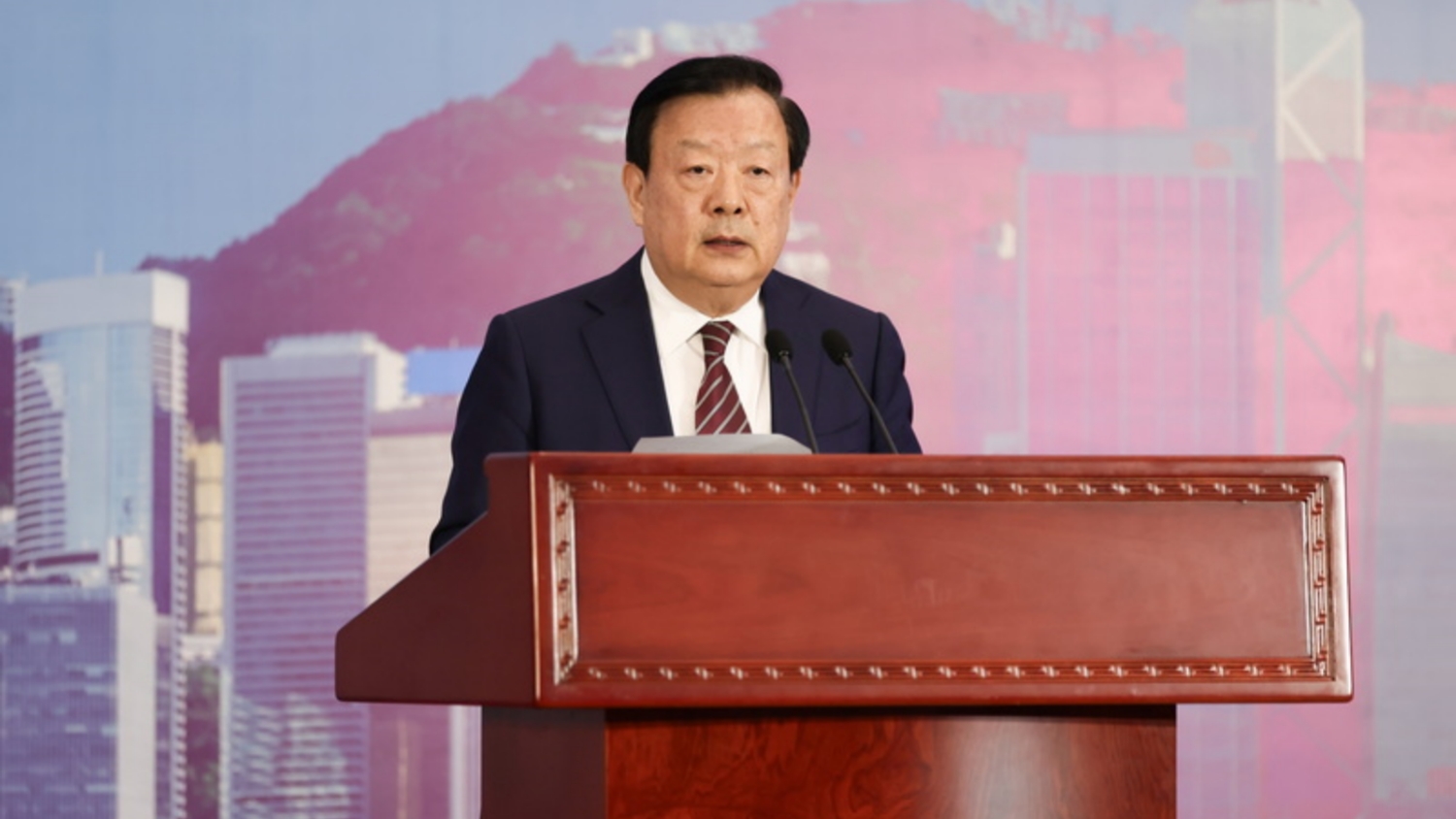 夏寶龍：在新起點(diǎn)上攜手共創(chuàng)香港由治及興美好未來(lái) 不斷譜寫(xiě)「一國(guó)兩制」實(shí)踐精彩華章