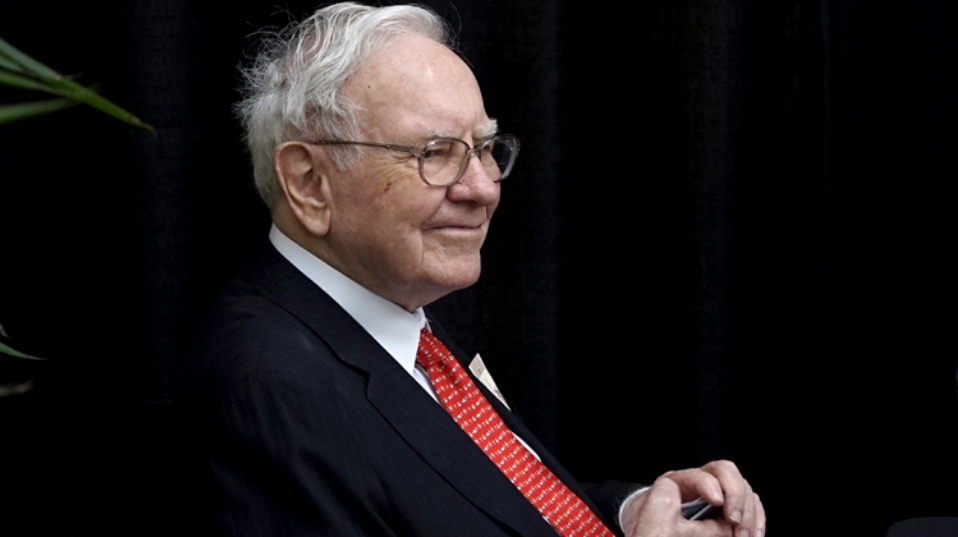 巴菲特親筆簽名美鈔拍賣 收到51次出價(jià)  最終以逾16萬元售出