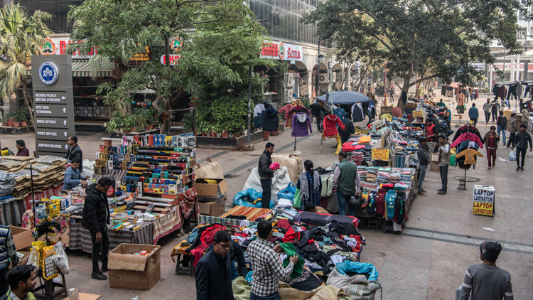 【商報(bào)圖說(shuō)】誰(shuí)更滿意經(jīng)濟(jì)與荷包？