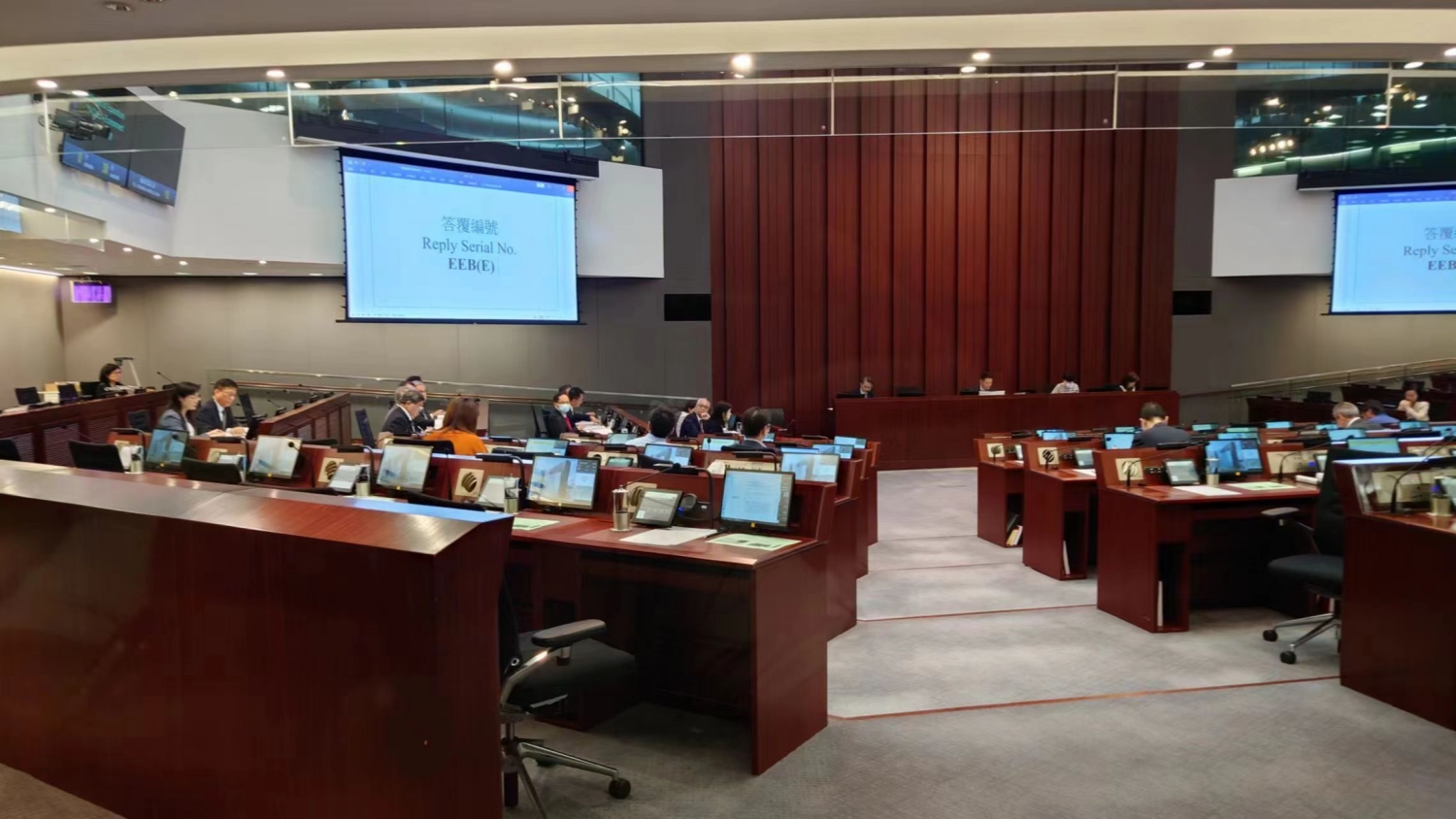 謝展寰：將檢視垃圾徵費(fèi)先行先試 向立法會報(bào)告當(dāng)中遇到問題