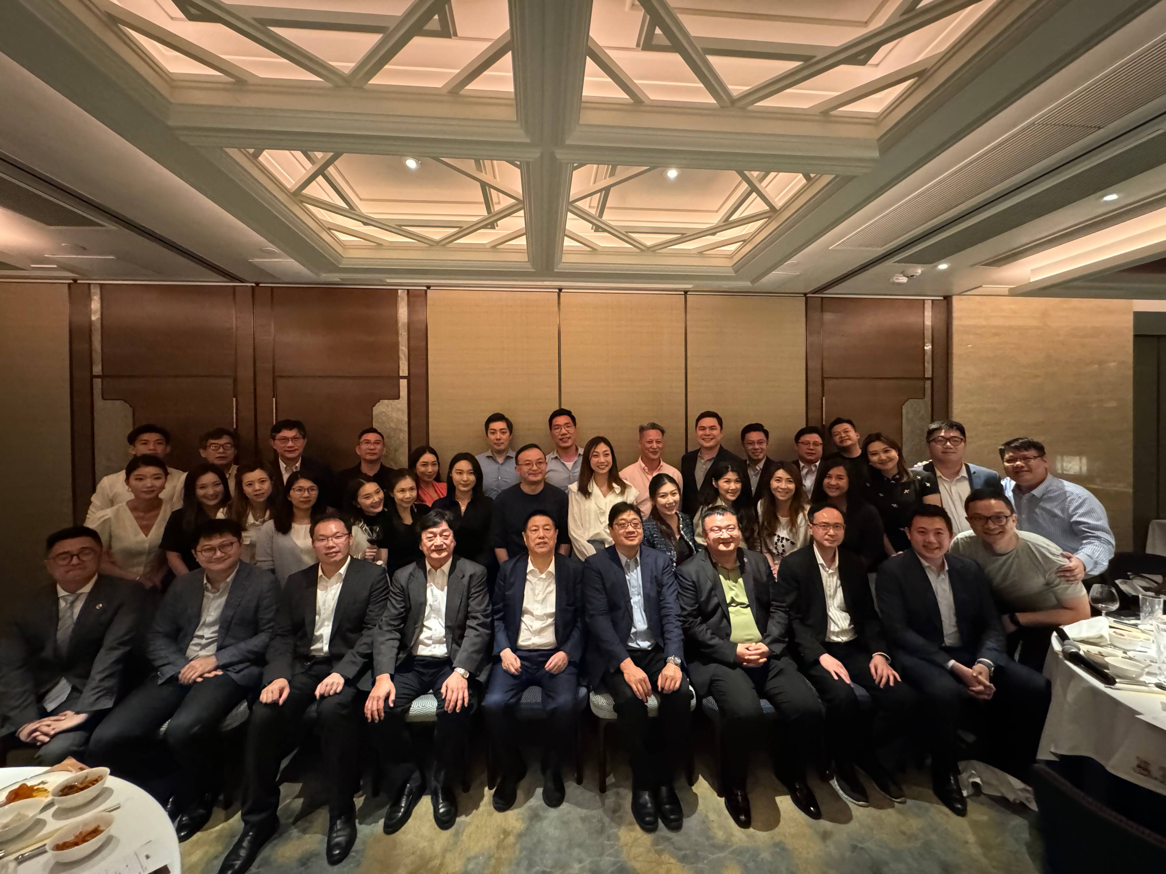 港僑聯(lián)會(huì)辦「體驗(yàn)中國(guó)葡萄酒文化」活動(dòng)