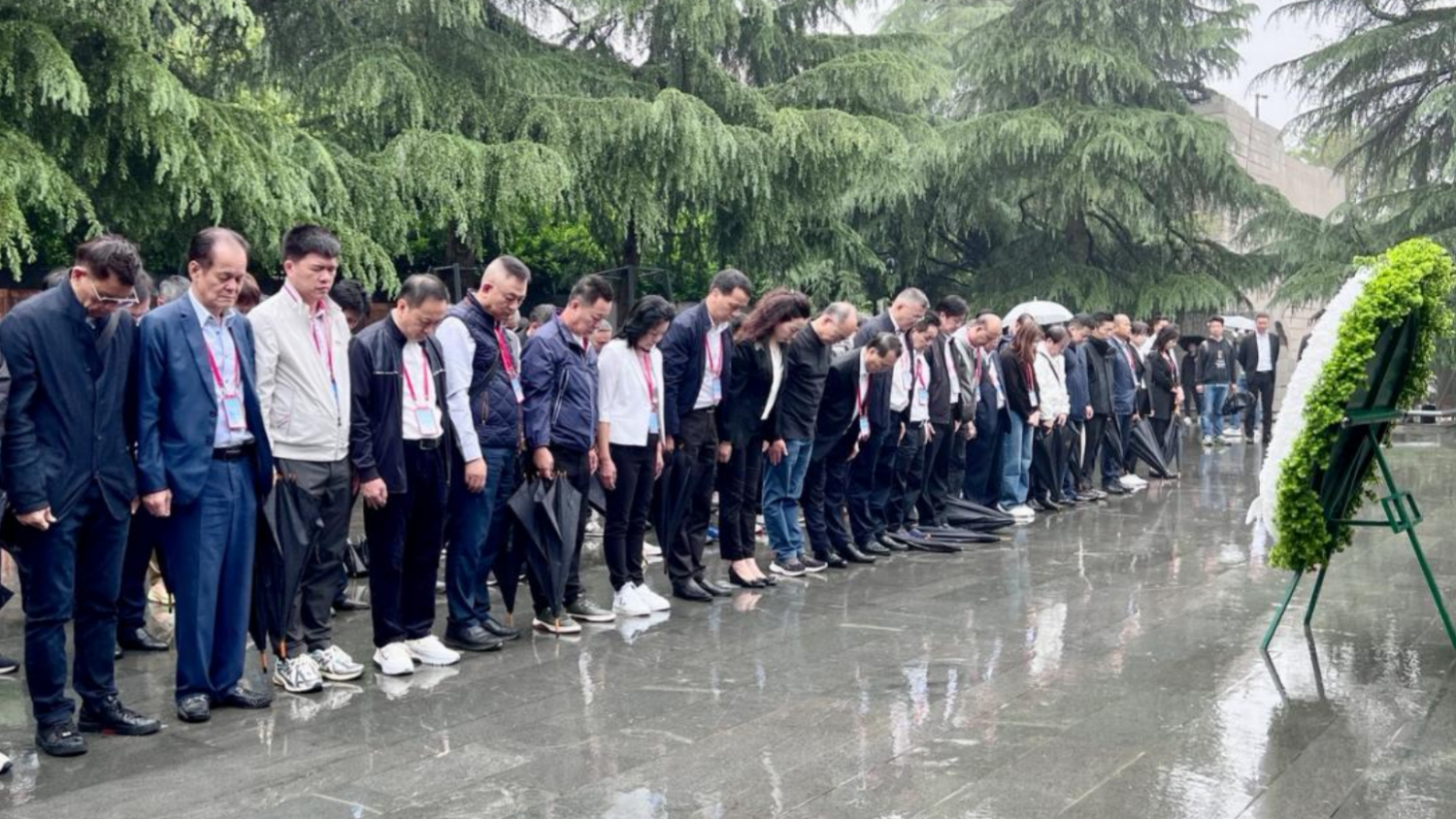 有片 | 港澳鄉(xiāng)親社團國情研修班走進侵華日軍南京大屠殺遇難同胞紀念館