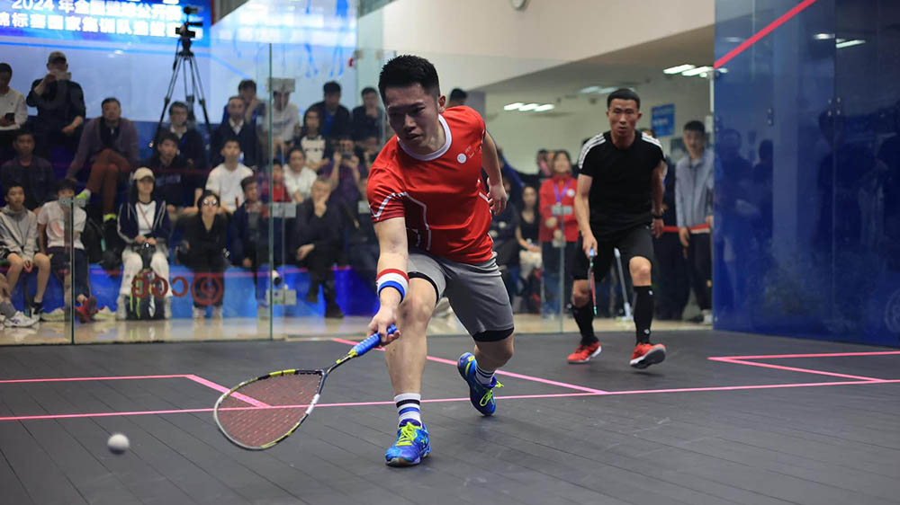 警察壁球會(huì)代表衛(wèi)冕全國壁球公開賽成人組冠軍